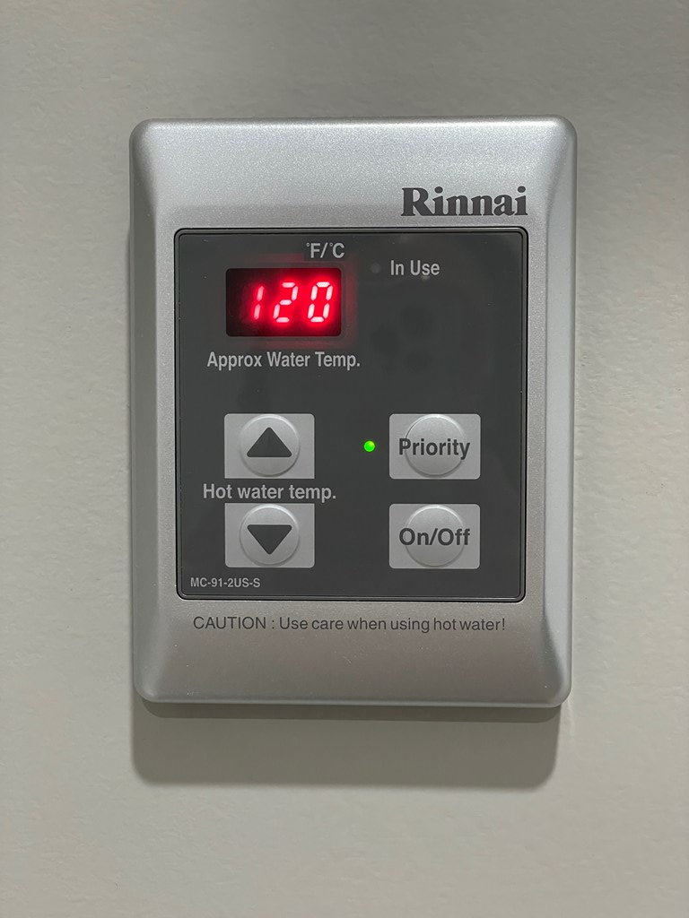 Rinnai gas water heater 