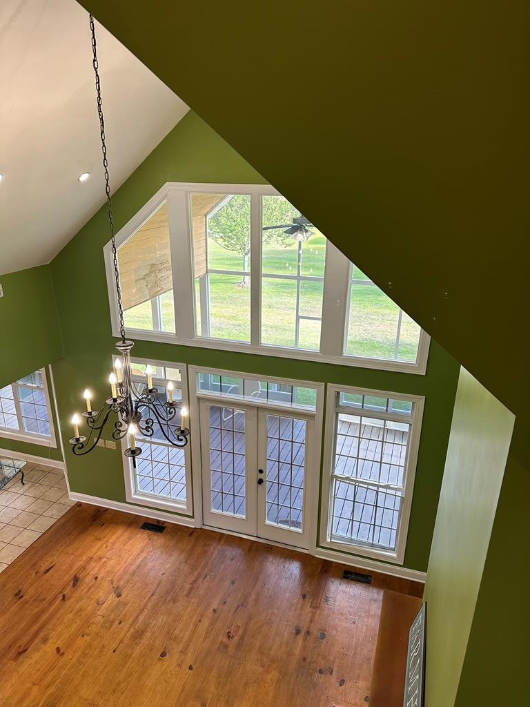 2-Story Vaulted Ceiling in Family Room