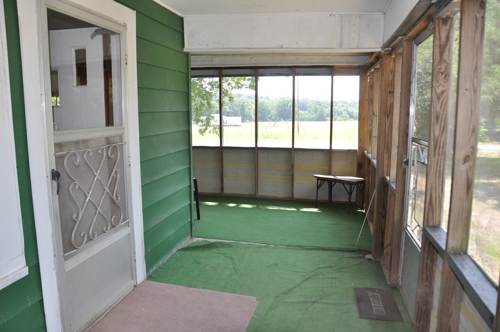 L-Shaped Screened Porch