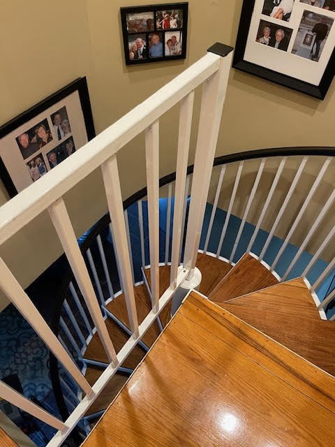 Spiral staircase to basement